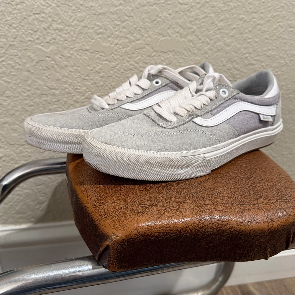 Vans Men’s Low-Top Suede & Canvas Sneaker - Light Gray / White